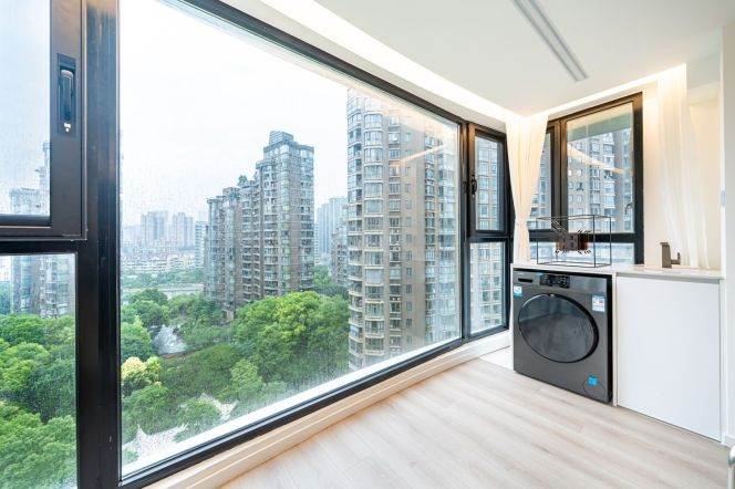 modern 3brs brand new nice furniture beside Su zhou river line 13,14