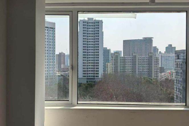 Light-filled 1br Apt Yueyang road