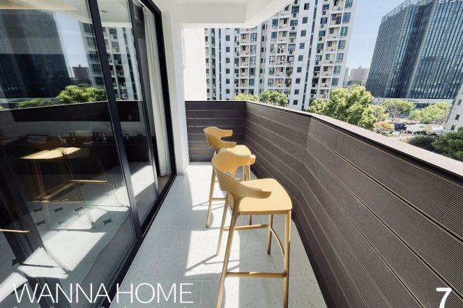 Garden Compound/Gubei Area/Brand New/Elevator/Parking/Balcony/Bathtub/Large Storages/Cozy3br2bt