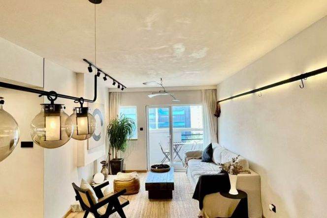 Nice compound 2br 2bath Apt with outdoor balcony @ Xujiahui