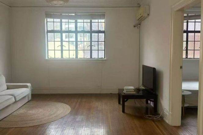 Beautiful historic building 2BR APT Nanjing(w) Rd 14k