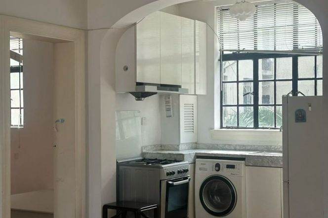 Good lighting 2brs&2baths near West Nanjing Road