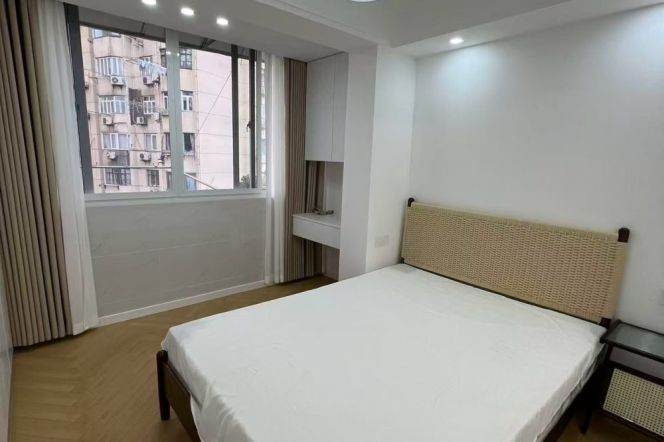jiaotong university station one bedroom