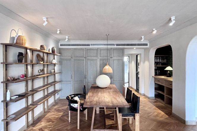 2Bdrs1Bath Apt/Spacious&Bright&Classical/L10/13 Xintiandi/Large Closet