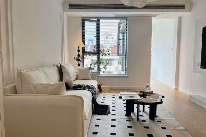 Yanping rd/modern 1br 2lr/nice compound/elevator/brand furniture@L7/13