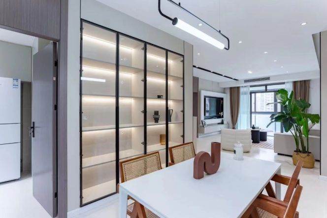 2br, 122sqm ,2Balconies, floor heating, dryer,Oven, river view, 16.2k