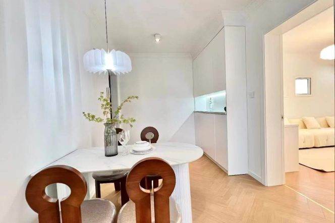 Weining rd/modern 1br 2lr/all bright room/central AC/cozy&spacious@L2