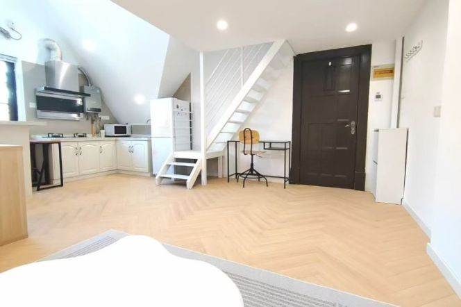 High ceiling 1+1Br/1Lr/1Bt apt nr South shanxi rd,M1/10/12