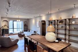 2Bdrs1Bath Apt/Spacious&Bright&Classical/L10/13 Xintiandi/Large Closet