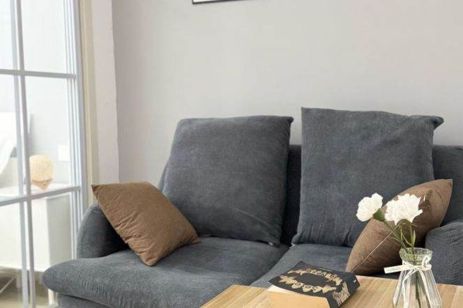 hongqiao rd station one bedroom