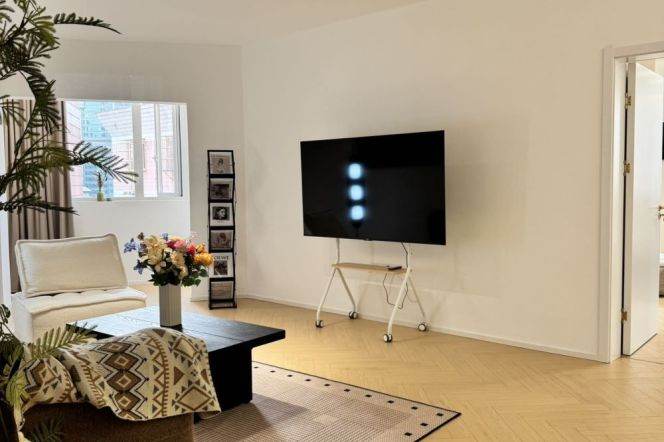 Amazing price 12800 Zhongshan Park Big 1br+walk-in closet / Central ac+floor heating