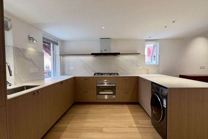 Whole Building · West Nanjing Road | 36,000 RMB/month