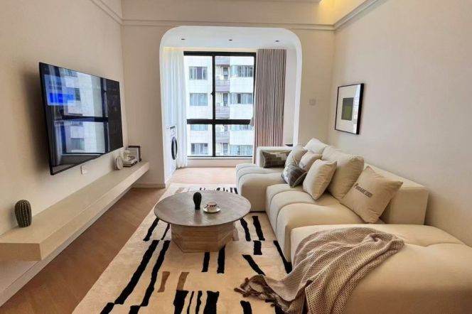 Creamy style 1 Bedroom with AC and floor heating in 'Xuhui'