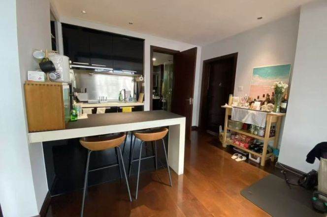 Dapuqiao elevator 1BR with balcony