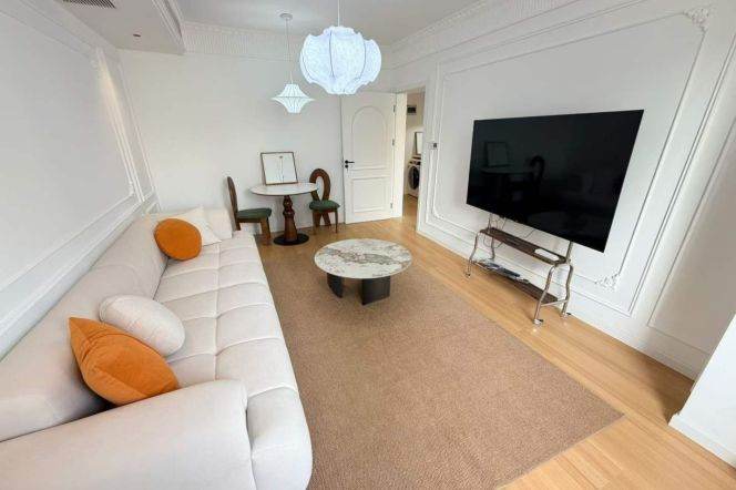 Xujiahui/modern 1br 2lr/elevator/bright room/brand furniture@L11/1/9