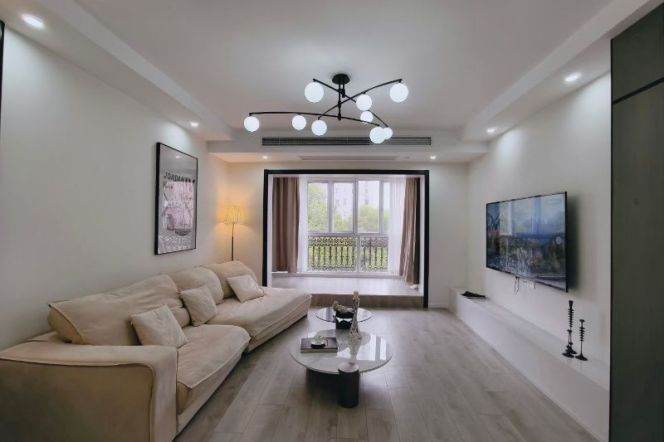 Spacious 2Bdrs & 2Btrs  elevator Apt with big terrace @Hongqiao Rd