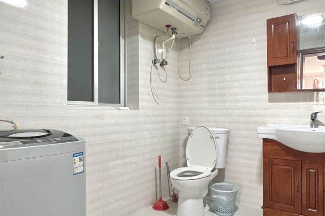 master bedroom near Jiangsu rd, close to SJTU,booking in advance 