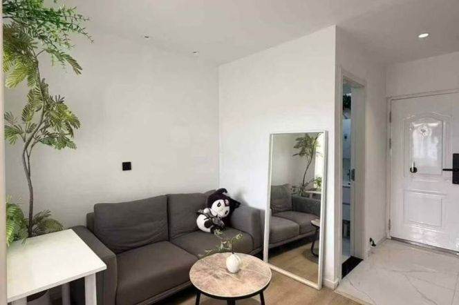 jiangning rd station one bedroom