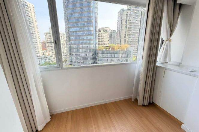 Xujiahui/modern 1br 2lr/elevator/bright room/brand furniture@L11/1/9