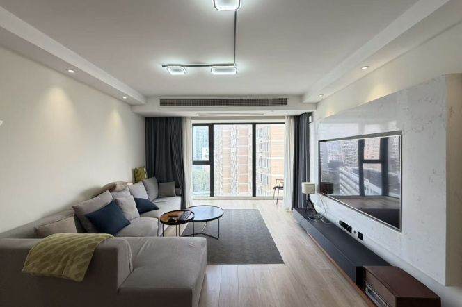 Donghai Garden — High-Floor 2BR with Floor Heating — 21,000 RMB