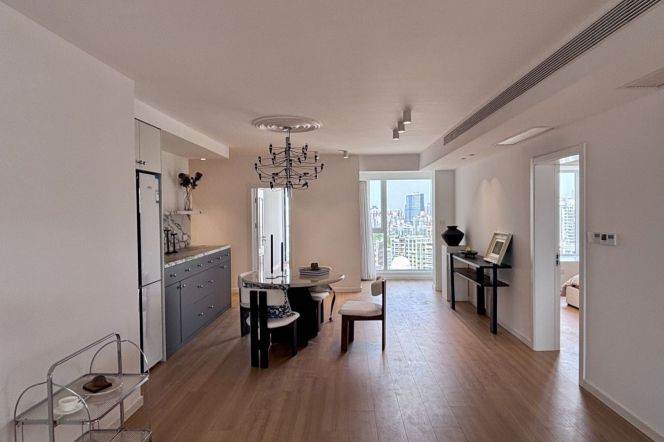  2Bdrs 2baths/170Sqm/Modern&Spacious/L3/4/10 Hongqiao Rd/Open Balcony/Gorgeous View