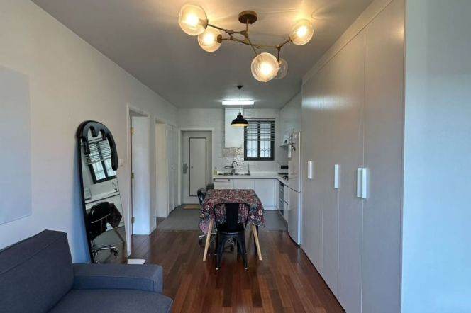  Homey 1br old apt nr Shanghai Library L1&10 