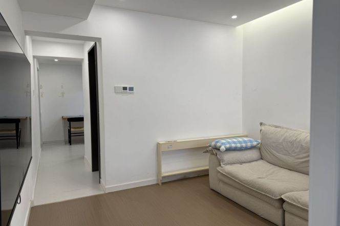 Changping rd  Cozy 1br  / Bright / Modern/ Stairs