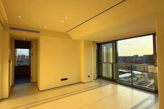 Changfeng park elevator 2BR 2BATH apartment