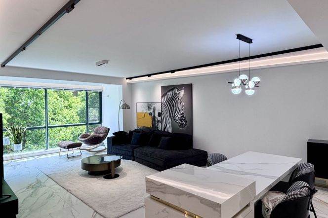  2Bdrs 2baths/Modern&Spacious/L3/4/10 Hongqiao Rd/Huge Balcony/Nice view/elevator