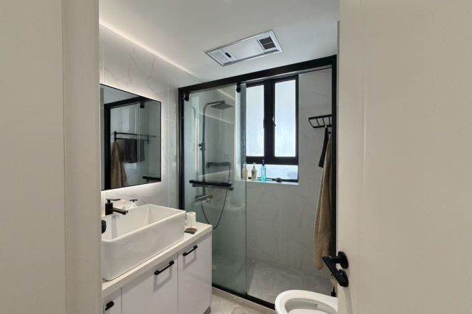 Donghai Garden — High-Floor 2BR with Floor Heating — 21,000 RMB