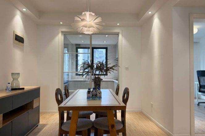 High-end residential community in Putuo District.