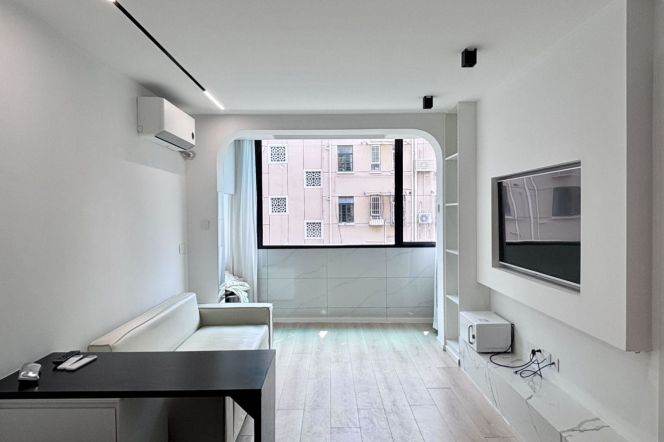 1Bdr 1Bath/Spacious&Modern&Bright /L10 Song Yuan Rd /Hongqiao Rd/Greenery View/stairs