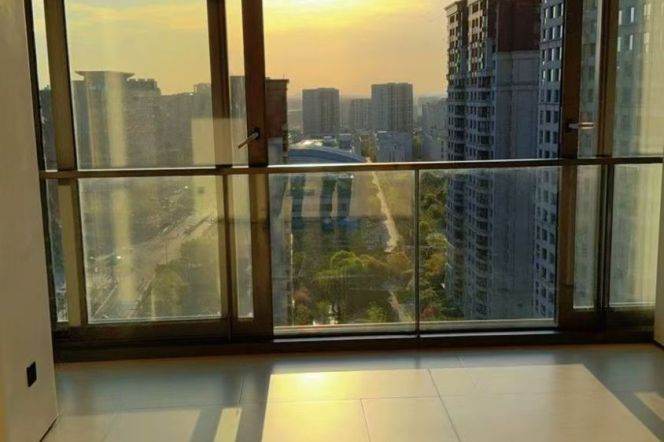 Changfeng park elevator 2BR 2BATH apartment
