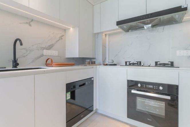 Oriental Manhattan — Executive 3BR in Xujiahui — 28,050 RMB