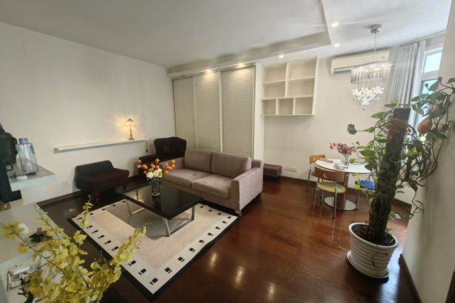 Quality one bedroom Apt with balcony@Line13 Jiangning Rd