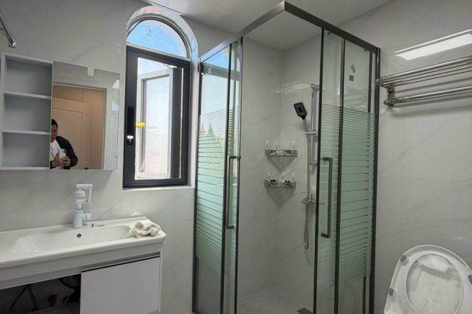 Newly Renovated 2+1BR 2BA Old Apt nr Shanghai Library