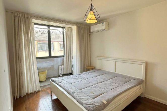  Homey 1br old apt nr Shanghai Library L1&10 