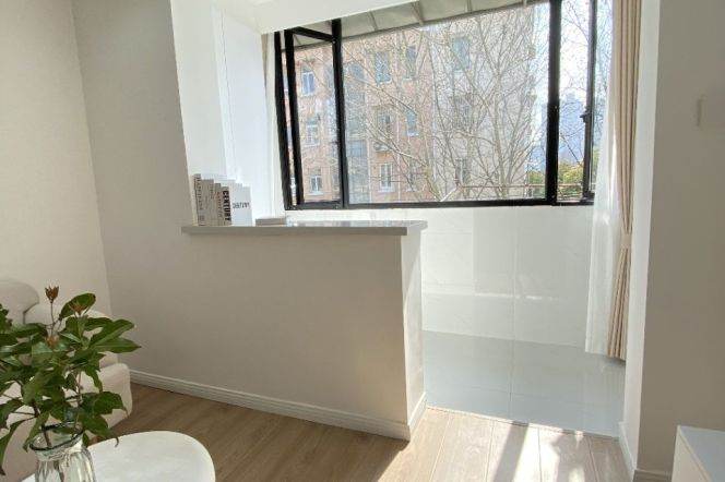 zhongshan park station one bedroom