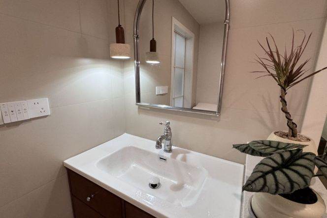 Peaceful Retro-Style 2BR Residence nr Century Park