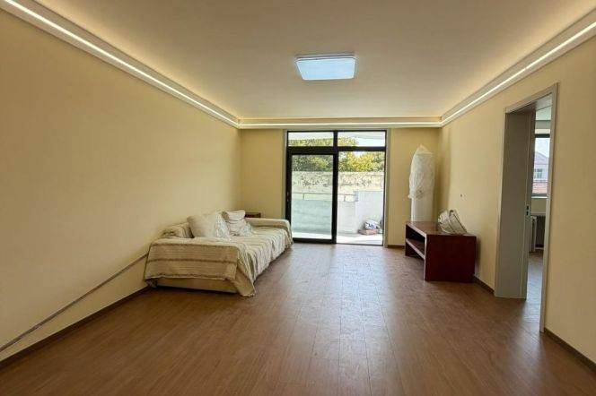 Newly Renovated 2+1BR 2BA Old Apt nr Shanghai Library