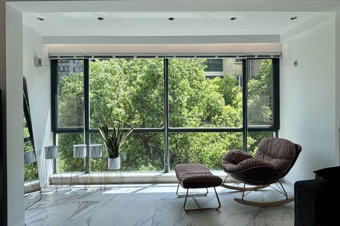  2Bdrs 2baths/Modern&Spacious/L3/4/10 Hongqiao Rd/Huge Balcony/Nice view/elevator