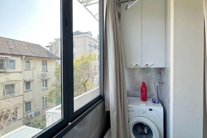  Homey 1br old apt nr Shanghai Library L1&10 