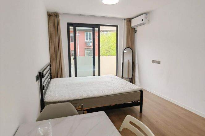 New building 1 br with lift in XuHui, easy to L 3 CaoXi Rd St.+ L 1/12 CaoBao Rd St.