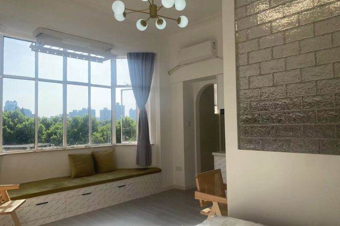 1Studio with elevator in historical building  near line 1 Heng'shan Rd metro