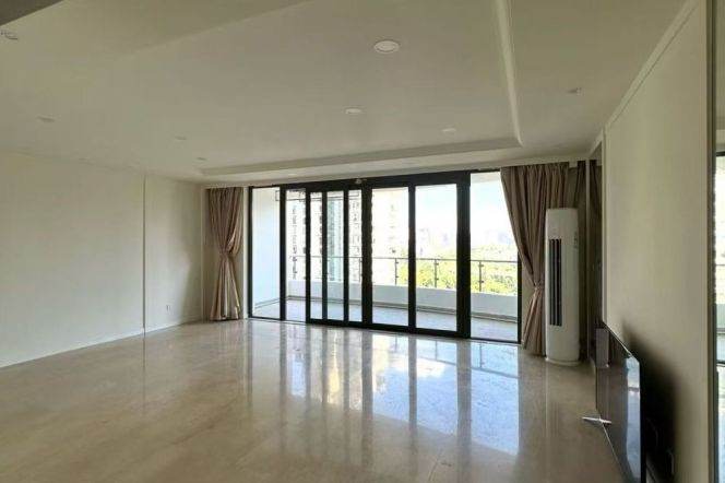 modern big 3brs floor heating big open balcony in west nan jing road CBD line 2,12,13 