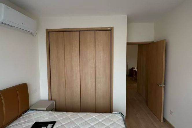 Shanghai Indoor Stadium elevator 2BR apartment