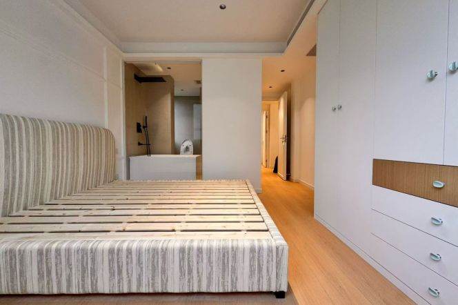 Nice Compound Living | Gym, Pool & Tennis Court | Brand New Renovation 2br 2bt floor heating 