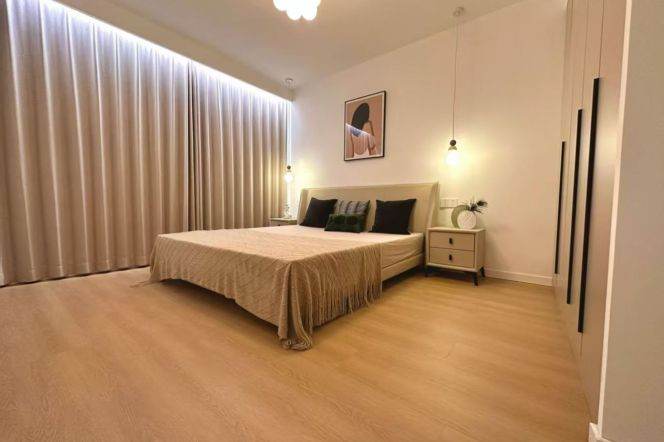 Full furnished 2br/2living & oven @Hongxin Rd & Line 12