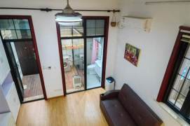 Unique 1 br with floor heating on ChangLe Rd , easy to IAPM .L1/10/12 South ShaanXi Rd St