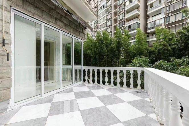 Taizhou/Yuyao Rd wall heating 2+1brs/2lrs/1ba apt with terrace; L13/7